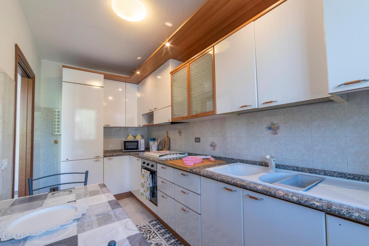 La Feriolina - Appartamento Al Lago Con Giardino Privato Baveno Luaran gambar