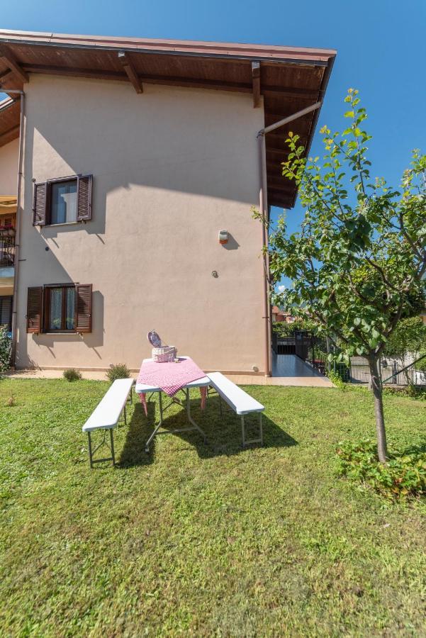 La Feriolina - Appartamento Al Lago Con Giardino Privato Baveno Luaran gambar